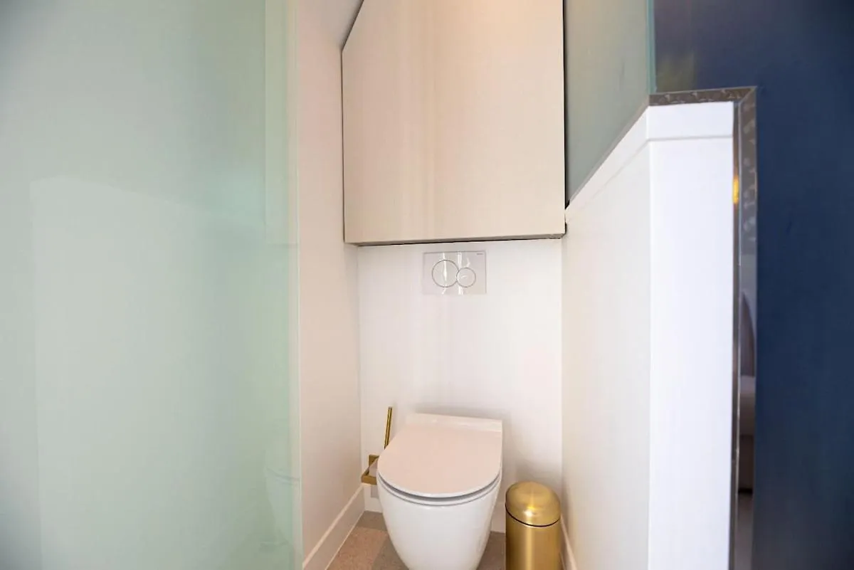 Studio Eiffel Tower View Paris Apartment