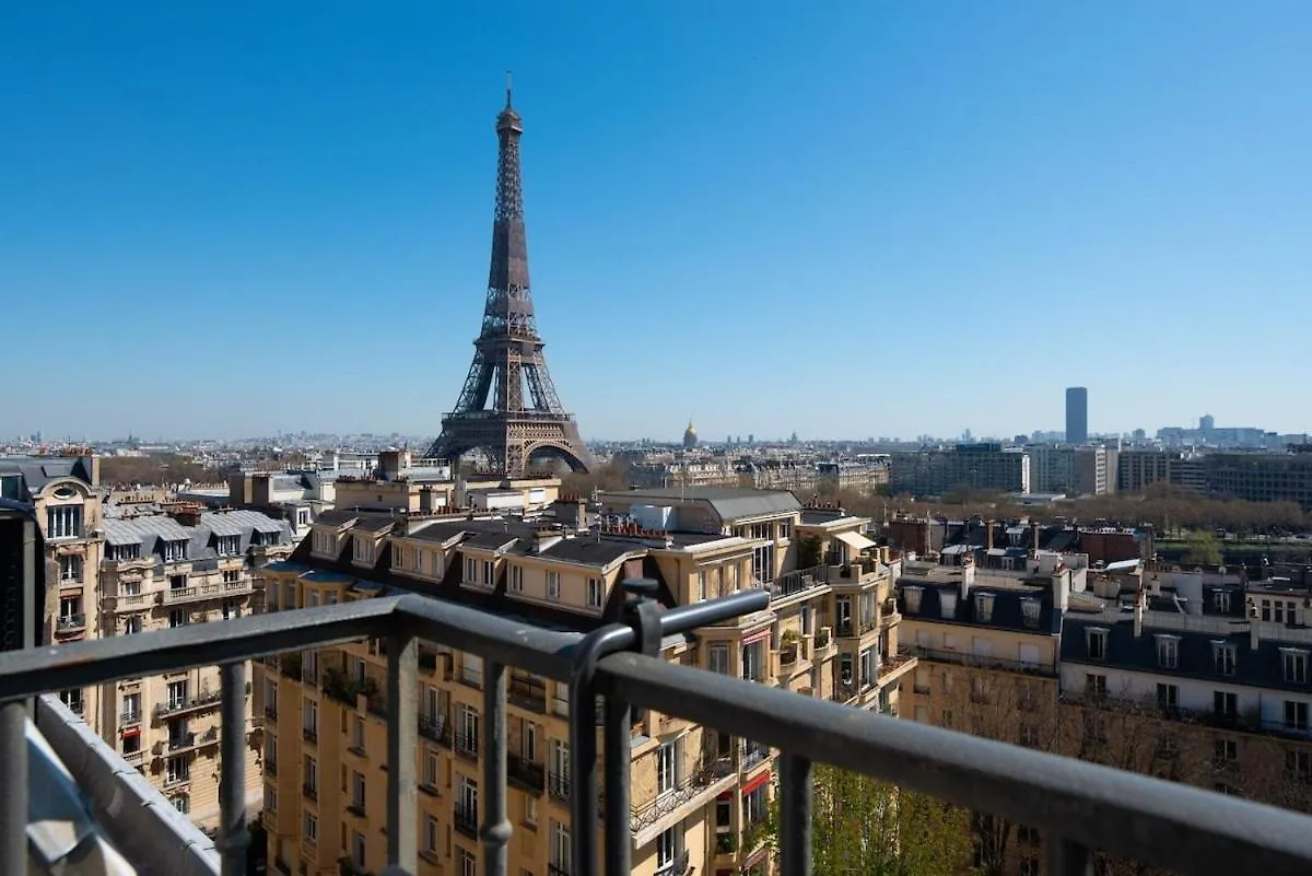 Studio Eiffel Tower View Paris
